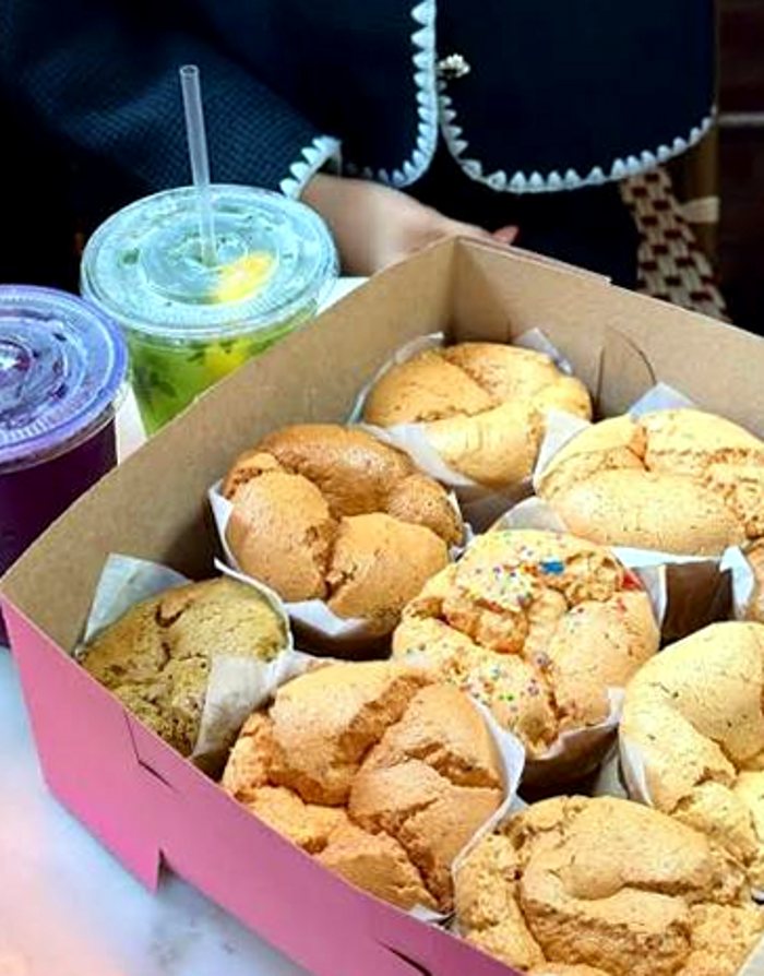 A box of fresh spongie cakes ready to go